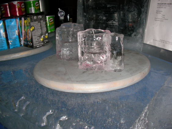 氷のグラス
