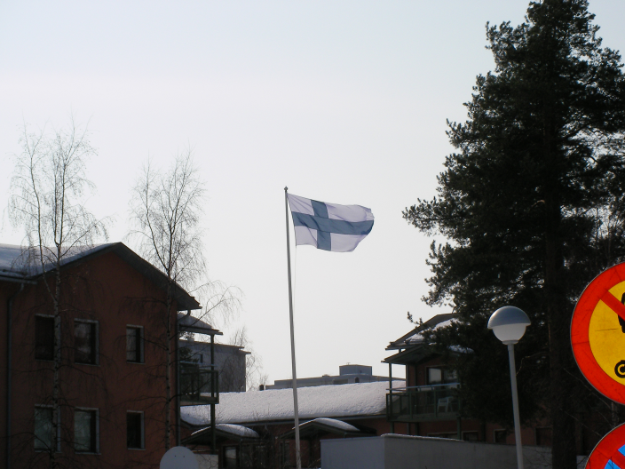 青十字はフィンランドの空に