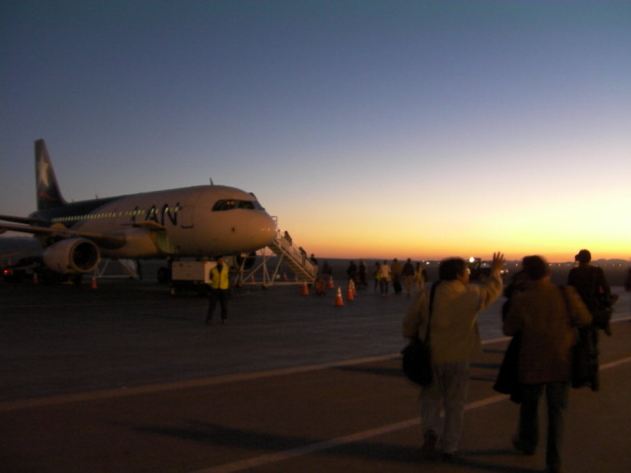 夕焼けのカラマ空港